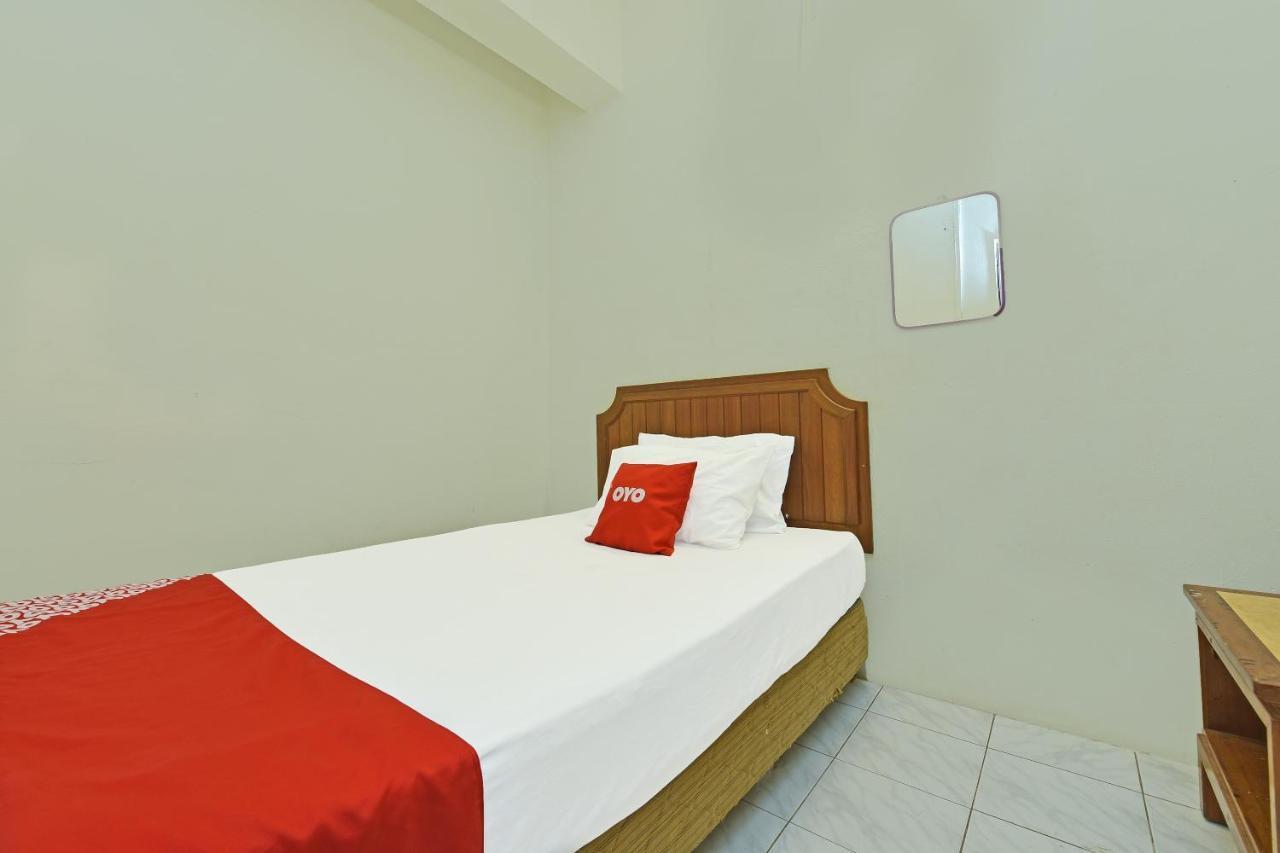 F Hotel Sungai Dua Bukit Exterior photo