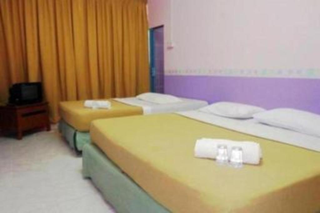 F Hotel Sungai Dua Bukit Exterior photo