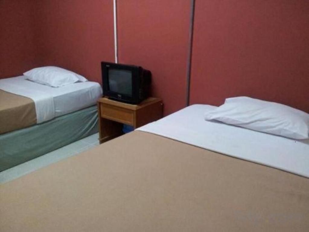 F Hotel Sungai Dua Bukit Exterior photo