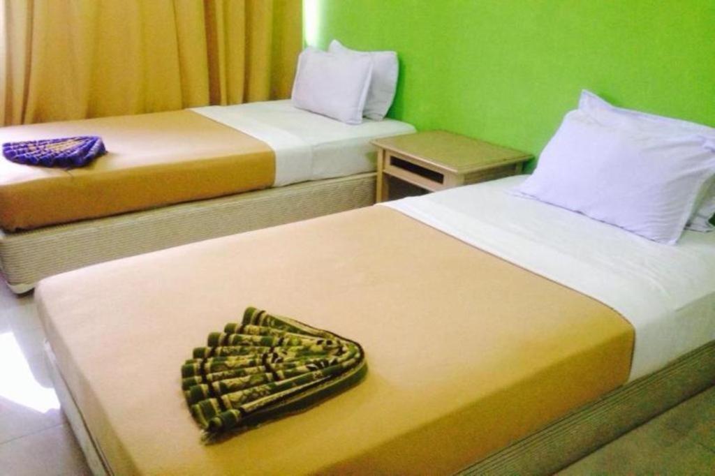 F Hotel Sungai Dua Bukit Exterior photo